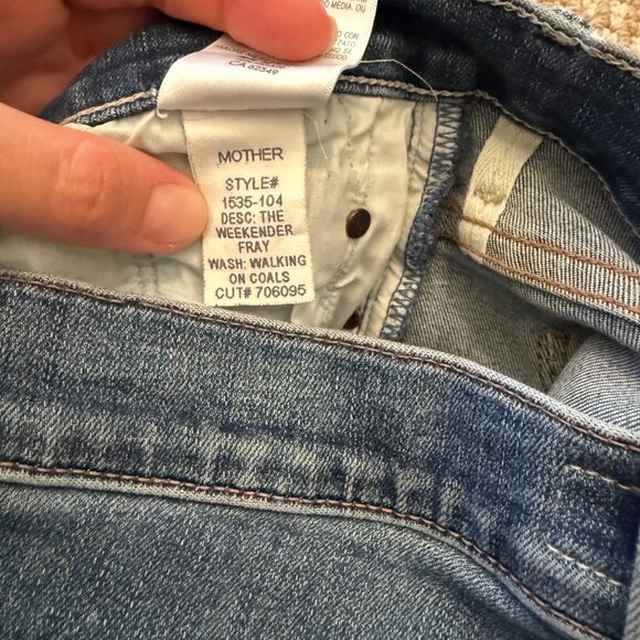 Mother Denim - The Weekender Fray - Walking on Coals - Size 28 - Picture 8 of 8